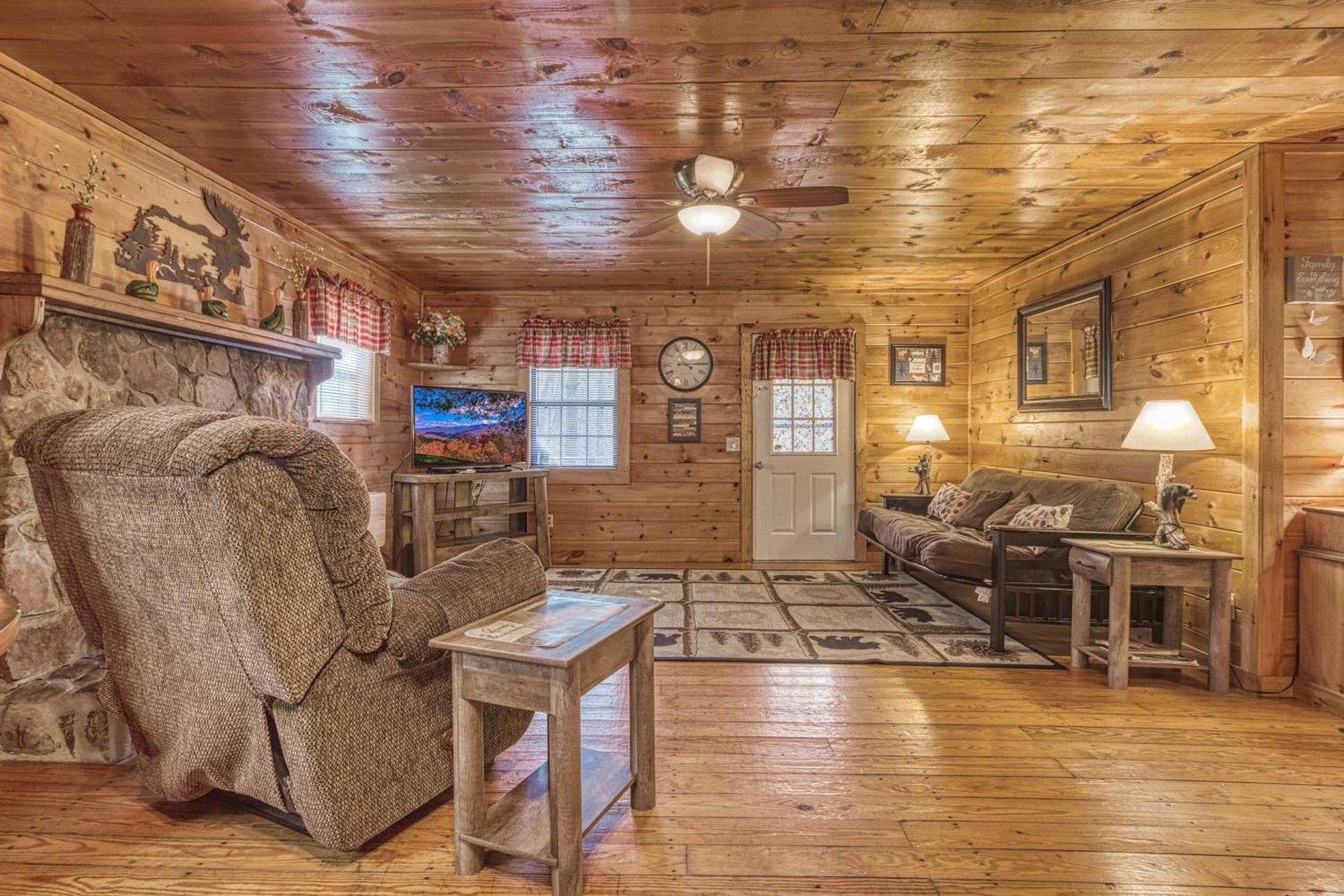 Bear Den, Hot Tub, 1089 Of Free Attraction Tickets For Each Paid Day, Dollywood And More! Sevierville Szoba fotó