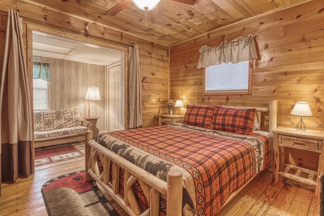 Bear Den, Hot Tub, 1089 Of Free Attraction Tickets For Each Paid Day, Dollywood And More! Sevierville Kültér fotó