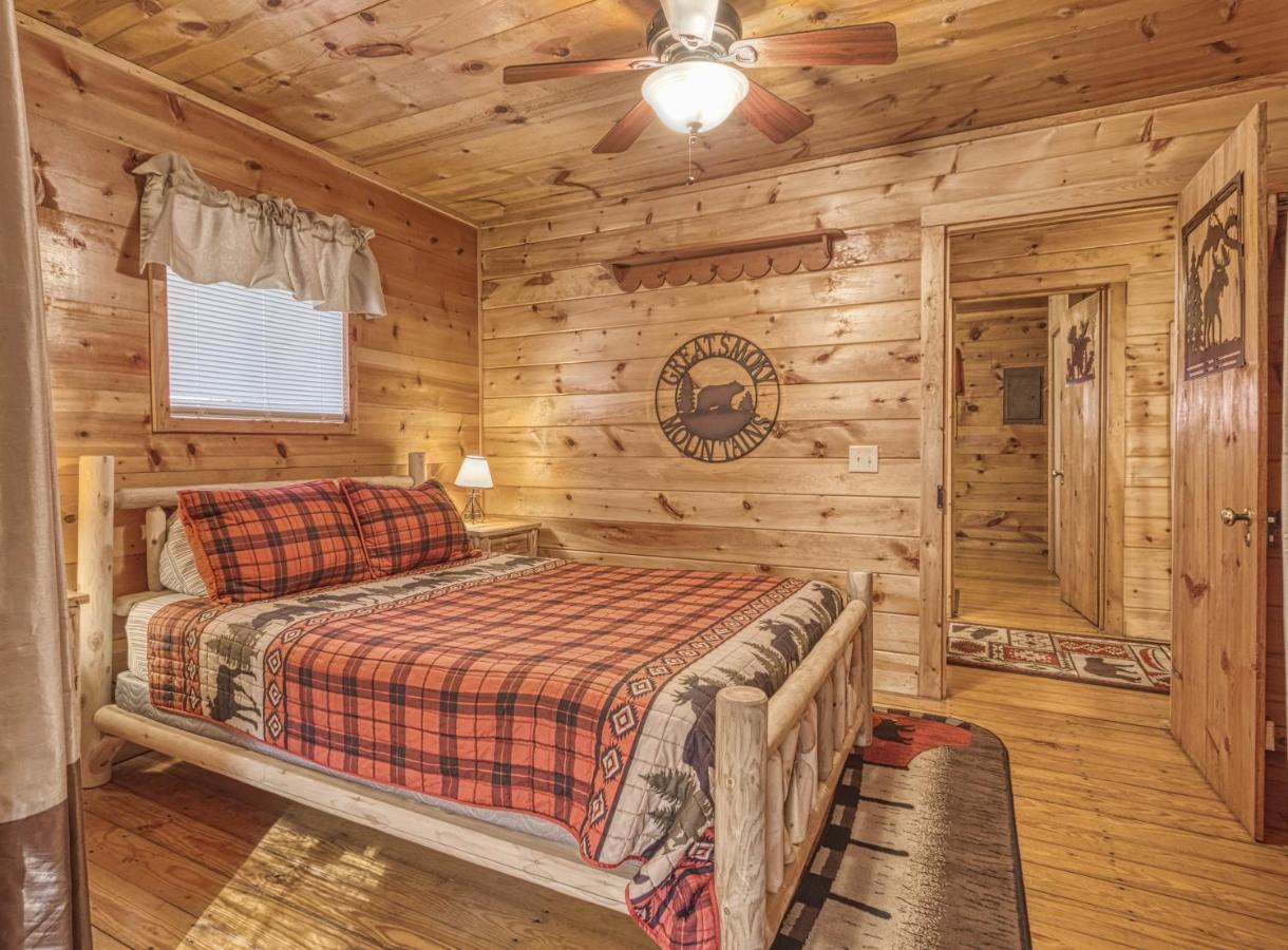 Bear Den, Hot Tub, 1089 Of Free Attraction Tickets For Each Paid Day, Dollywood And More! Sevierville Kültér fotó